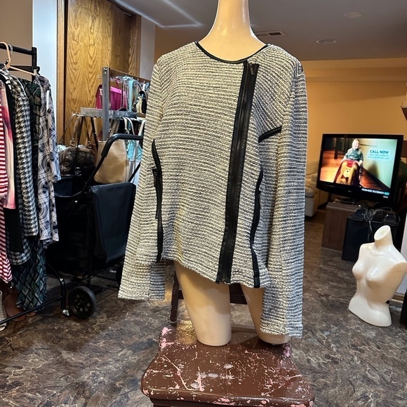 Lane Bryant dressy jacket size 20 in excellent condition - Picture 1 of 4